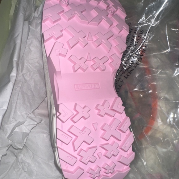 Burberry Shoes - Picture 2 of 4